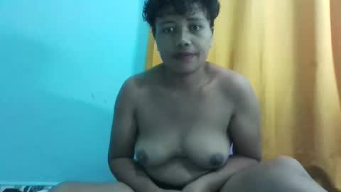 Snapshot of vayannah chatting on 04-29-26, 12:20 Vayannah online show from 04-29-26, 12:20