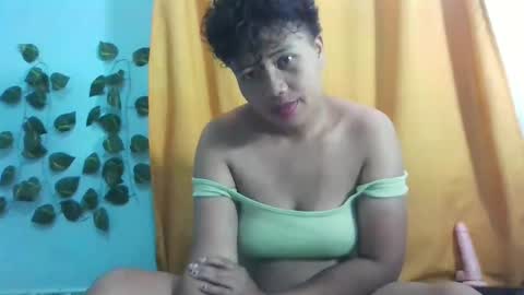 Snapshot of vayannah chatting on 05-14-26, 07:04 Vayannah online show from 05-14-26, 07:04