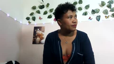 Snapshot of vayannah chatting on 06-11-26, 11:19 Vayannah online show from 06-11-26, 11:19