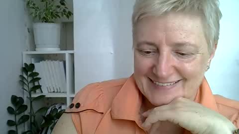 Snapshot of vea_motty chatting on 05-10-26, 10:53 vea_motty online show from 05-10-26, 10:53