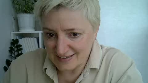 Snapshot of vea_motty chatting on 05-30-26, 06:21 vea_motty online show from 05-30-26, 06:21