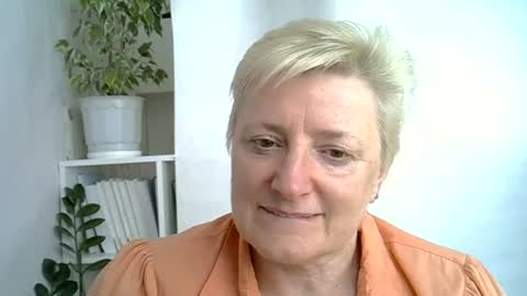 Snapshot of vea_motty chatting on 06-12-26, 12:15 vea_motty online show from 06-12-26, 12:15