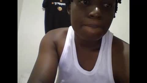 Snapshot of vee_tommy chatting on 05-16-26, 05:04 Vee tommy online show from 05-16-26, 05:04