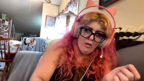 Snapshot of veelehanex3 chatting on 12-15-24, 06:04 Veronica Lehane online show from 12-15-24, 06:04