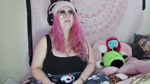Snapshot of veelehanex3 chatting on 12-19-24, 06:56 Veronica Lehane online show from 12-19-24, 06:56
