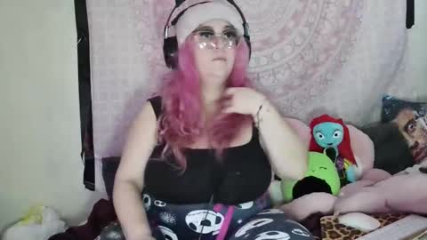 Snapshot of veelehanex3 chatting on 12-20-24, 08:28 Veronica Lehane online show from 12-20-24, 08:28