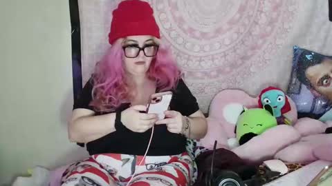 Snapshot of veelehanex3 chatting on 12-22-24, 08:27 Veronica Lehane online show from 12-22-24, 08:27