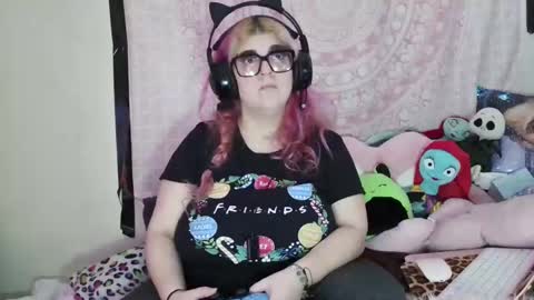 Snapshot of veelehanex3 chatting on 12-24-24, 01:06 Veronica Lehane online show from 12-24-24, 01:06