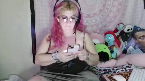 Snapshot of veelehanex3 chatting on 12-25-24, 04:44 Veronica Lehane online show from 12-25-24, 04:44
