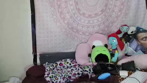 Snapshot of veelehanex3 chatting on 12-26-24, 10:26 Veronica Lehane online show from 12-26-24, 10:26