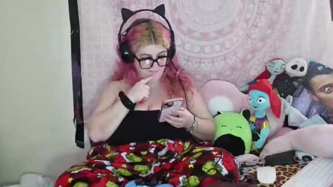 Snapshot of veelehanex3 chatting on 12-26-24, 01:32 Veronica Lehane online show from 12-26-24, 01:32