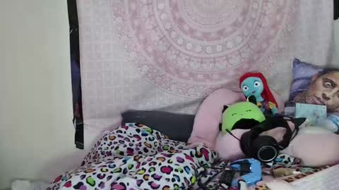 Snapshot of veelehanex3 chatting on 12-31-24, 04:49 Veronica Lehane online show from 12-31-24, 04:49