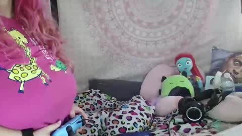 Snapshot of veelehanex3 chatting on 12-31-24, 01:30 Veronica Lehane online show from 12-31-24, 01:30