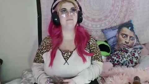 Snapshot of veelehanex3 chatting on 01-16-25, 06:16 Veronica Lehane online show from 01-16-25, 06:16