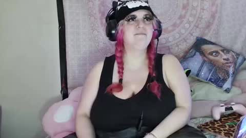 Snapshot of veelehanex3 chatting on 01-26-25, 08:02 Veronica Lehane online show from 01-26-25, 08:02