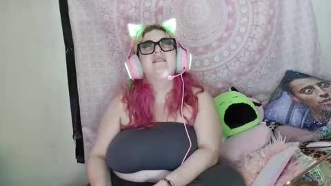 Snapshot of veelehanex3 chatting on 02-13-25, 03:39 Veronica Lehane online show from 02-13-25, 03:39