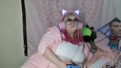 Snapshot of veelehanex3 chatting on 02-15-25, 05:50 Veronica Lehane online show from 02-15-25, 05:50