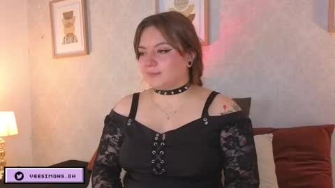 Vee Simons online show from 02-06-26, 08:34