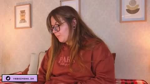 Vee Simons online show from 02-25-26, 07:45