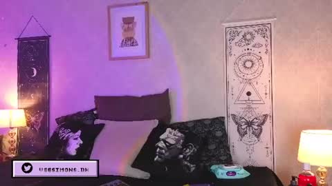 Vee Simons online show from 07-29-26, 07:34