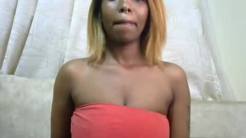 Snapshot of veey_dellah chatting on 09-13-25, 11:43 veey online show from 09-13-25, 11:43