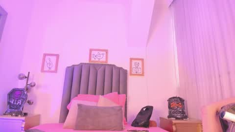   online show from 10-31-25, 11:44