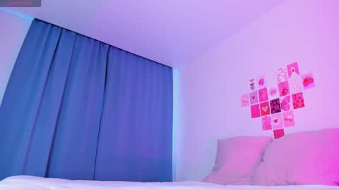 Emma online show from 04-24-26, 05:43