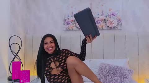 Mia brando online show from 07-24-26, 08:07