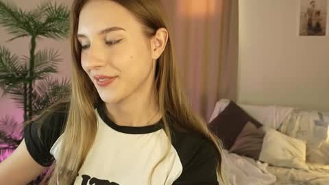 Snapshot of vegas_v chatting on 11-04-25, 12:48 Maria online show from 11-04-25, 12:48