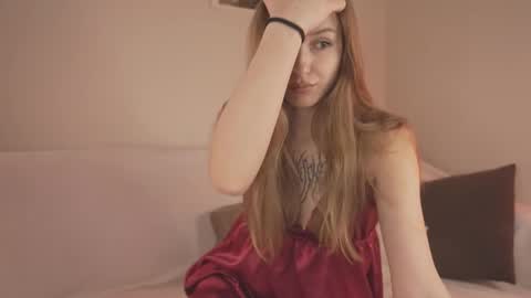 Snapshot of vegas_v chatting on 01-12-26, 12:43 Maria online show from 01-12-26, 12:43