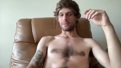 Snapshot of vegassangel chatting on 07-28-26, 01:01 Joeyyy online show from 07-28-26, 01:01