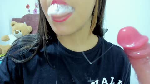 Snapshot of veky_saliva01 chatting on 12-29-24, 02:31 camila online show from 12-29-24, 02:31