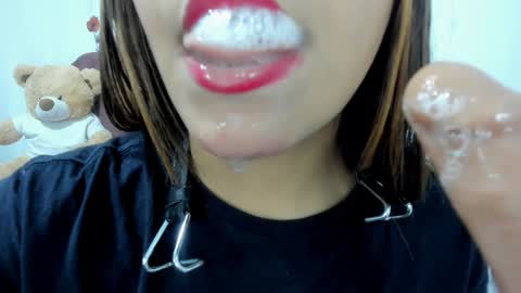 Snapshot of veky_saliva01 chatting on 01-16-25, 05:55 camila online show from 01-16-25, 05:55