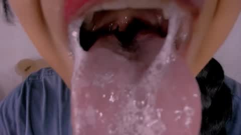 Snapshot of veky_saliva01 chatting on 11-13-25, 12:42 camila online show from 11-13-25, 12:42