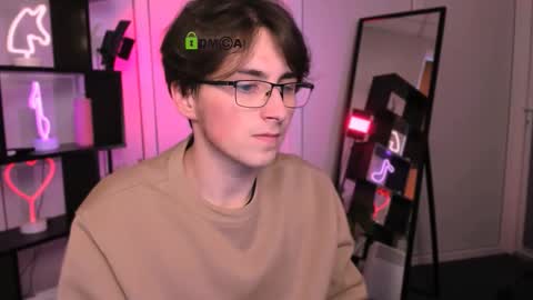 Snapshot of veldi_to chatting on 12-14-25, 10:20 veldi_to online show from 12-14-25, 10:20