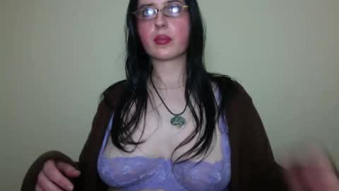 Snapshot of velira_ chatting on 12-05-25, 05:05 velira_ online show from 12-05-25, 05:05