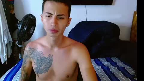 velk_hot1 online show from 07-15-26, 12:32