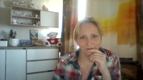 Snapshot of velka_raspberry chatting on 05-08-26, 08:19 velka_raspberry online show from 05-08-26, 08:19