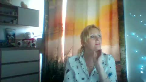 Snapshot of velka_raspberry chatting on 05-18-26, 01:06 velka_raspberry online show from 05-18-26, 01:06