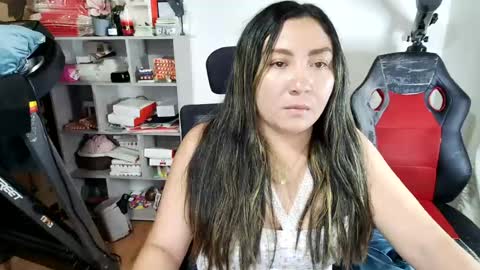 Snapshot of vellarossa chatting on 06-17-26, 06:27 Im VelaI will be Christmas and New Year with my family December 22 to January 13 I will miss you guys. online show from 06-17-26, 06:27