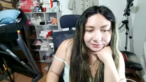 Snapshot of vellarossa chatting on 07-11-26, 04:37 Im VelaI will be Christmas and New Year with my family December 22 to January 13 I will miss you guys. online show from 07-11-26, 04:37