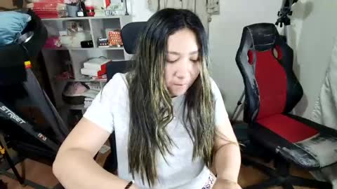 Snapshot of vellarossa chatting on 07-13-26, 06:05 Im VelaI will be Christmas and New Year with my family December 22 to January 13 I will miss you guys. online show from 07-13-26, 06:05