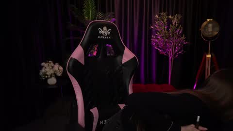 Kitty online show from 04-18-26, 09:26