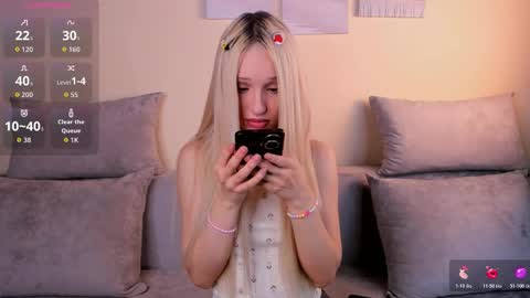 Hi im Hannah online show from 03-17-26, 05:44