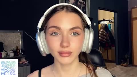 Nia online show from 03-19-26, 03:38