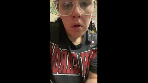 Snapshot of velveetastoned chatting on 12-17-25, 08:09 velveetastoned online show from 12-17-25, 08:09