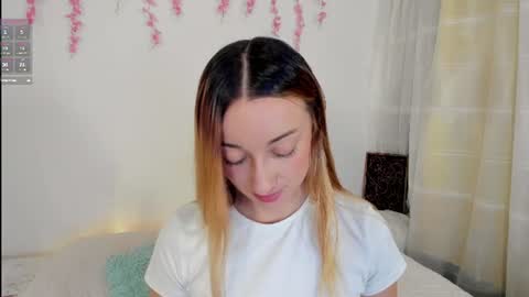 Snapshot of velvet_00 chatting on 06-19-26, 03:22 velvet_00 online show from 06-19-26, 03:22