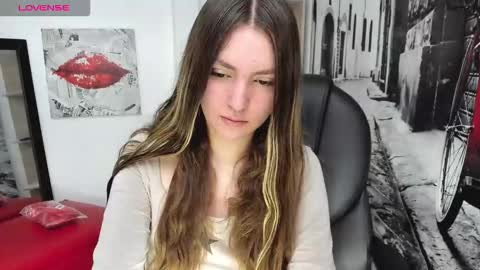 Sophi  online show from 11-25-25, 11:49