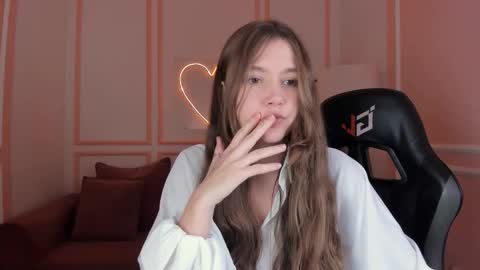 velvet_cherry online show from 09-24-25, 04:32