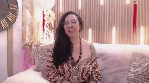 Emma Curly online show from 05-15-26, 12:45